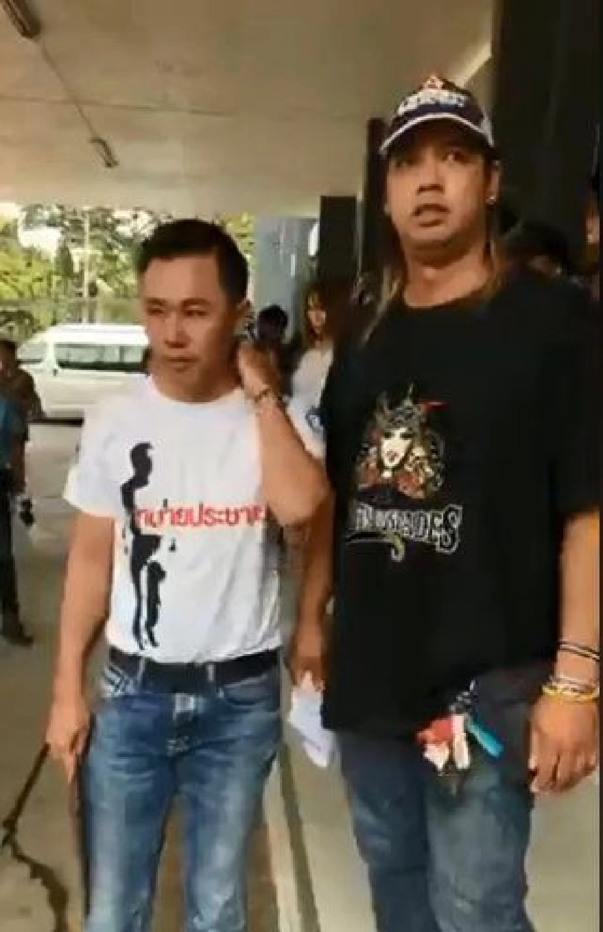 ทนายตั้ม นำผู้เสียหายแจ้งความกองปราบเอาผิด "อัจฉริยะ-ตำรวจบางปะอิน"