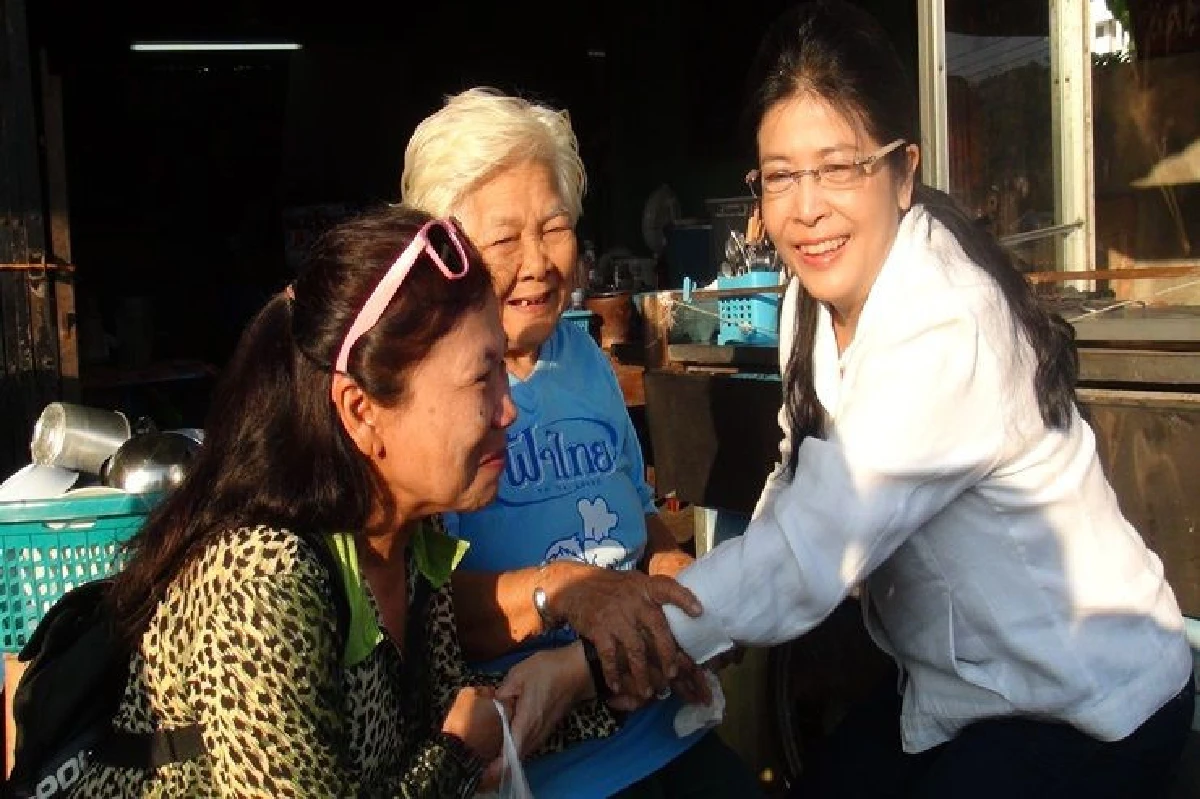 "หญิงหน่อย"บุกถิ่นภท.อ้อนคนบุรีรัมย์เลือกพท.พาหลุดพ้นความจน