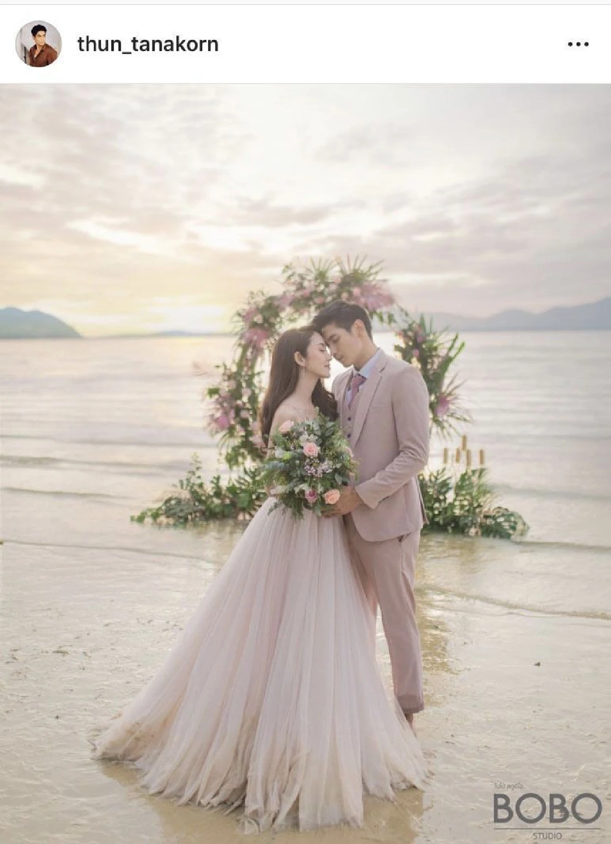 เผยการ์ดแต่งงาน! ยุ้ย-ธันน์ ประเดิมความหวานเข้าประตูวิวาห์ 11 ม.ค.นี้