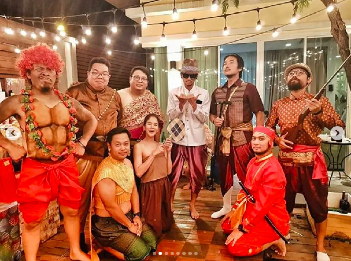 "ตูน-ก้อย-ปาล์มมี่” ฉลองงานปาร์ตี้ปีใหม่ จัดเต็มแปลงโฉมแต่งตัวตามธีม