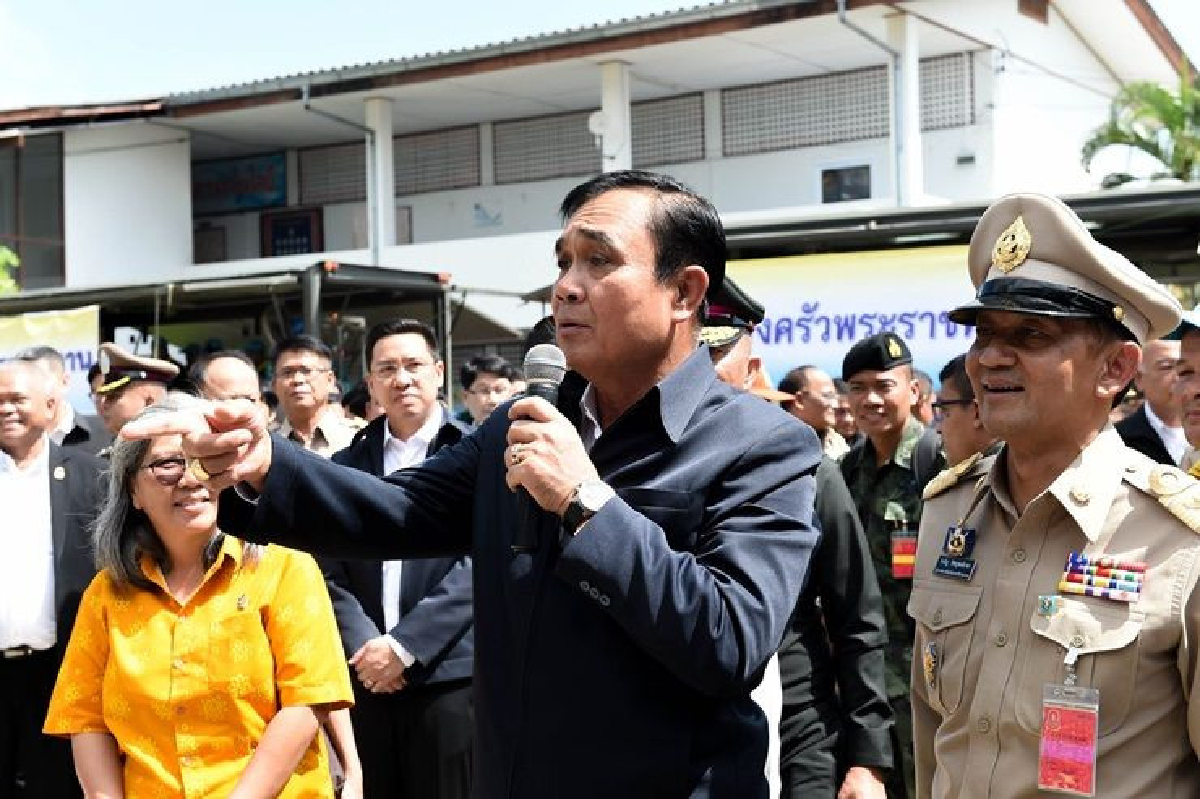 ลั่นเลือกตั้งภายใน150วัน "บิ๊กตู่"ย้ำต้องอยู่ในกรอบเวลารัฐธรรมนูญ ลั่นเลือกตั้งภายใน150วัน "บิ๊กตู่"ย้ำต้องอยู่ในกรอบเวลารัฐธรรมนูญ