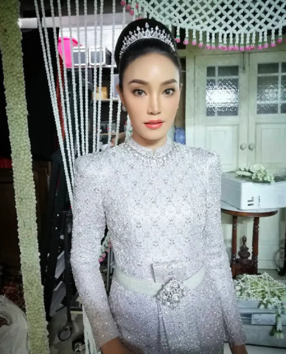 ส่องภาพสาวเซ็กซี่ของวงการบันเทิง เปลี่ยนลุคมาแต่งชุดไทย เรียบร้อย สง่างาม