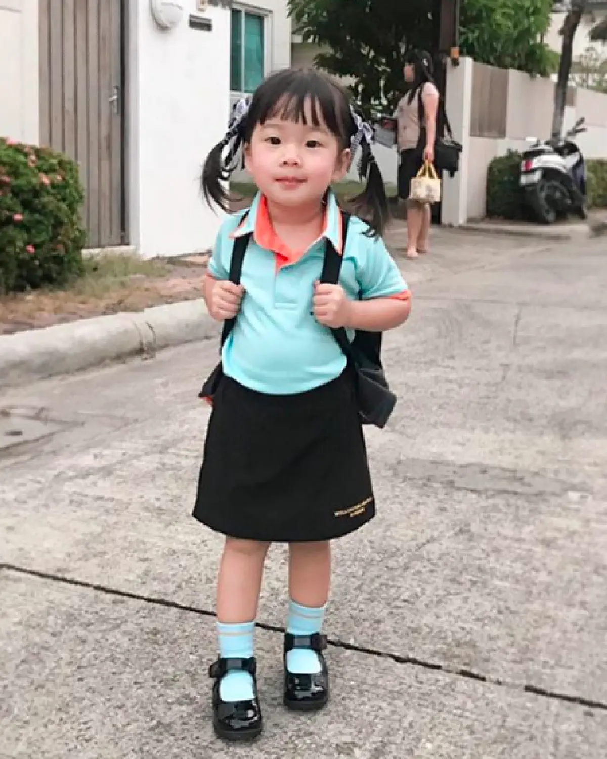 ไปโรงเรียนวันแรก "น้องเป่าเปา” ทำ"แม่กิ๊บ-พ่อบี้” อึ้ง ไม่มีร้องไห้