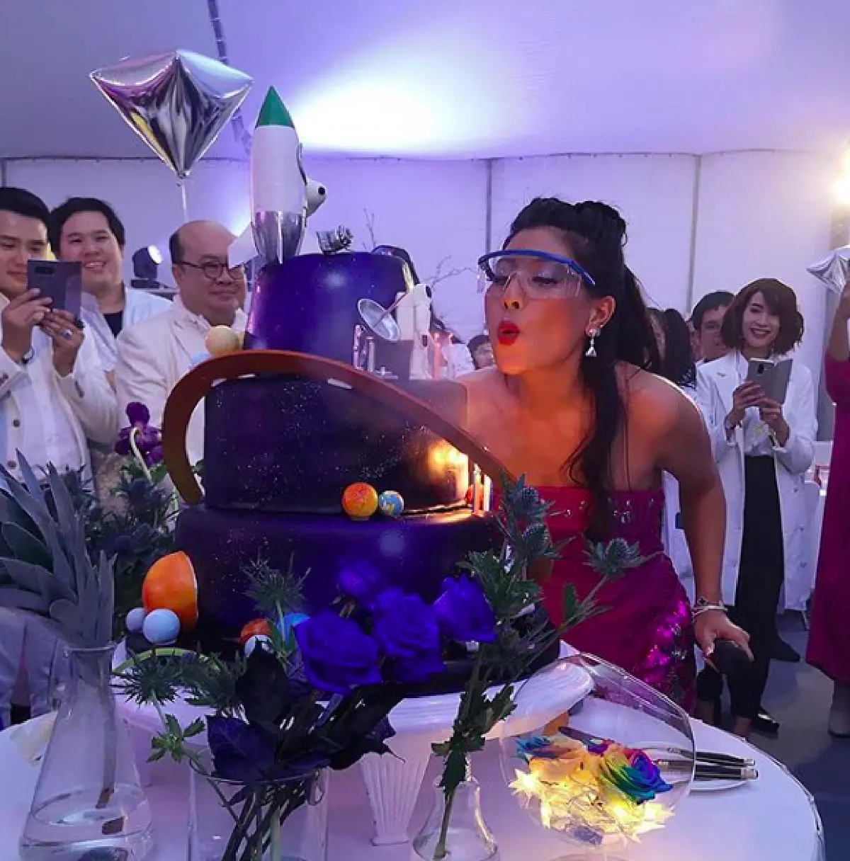 เหล่าคนบันเทิงได้รับเชิญร่วมงานเลี้ยง วันคล้ายวันประสูติ "พระองค์หญิงสิริวัณณวรีฯ”
