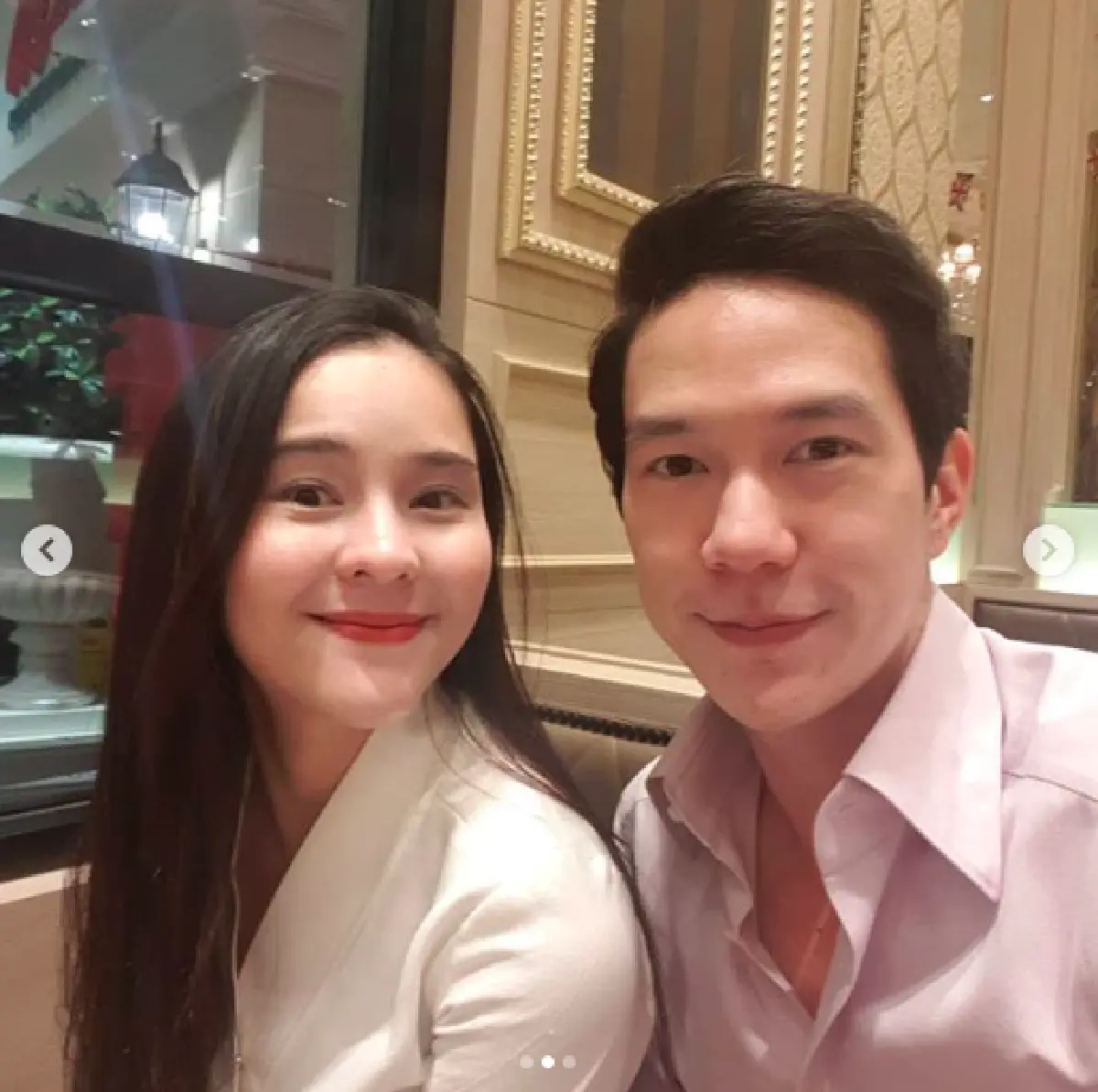 ธรรมดาแต่อบอุ่น “ออม” นุ่งผ้าซิ่นดินเนอร์ฉลองวันเกิดกับ “แอมป์”