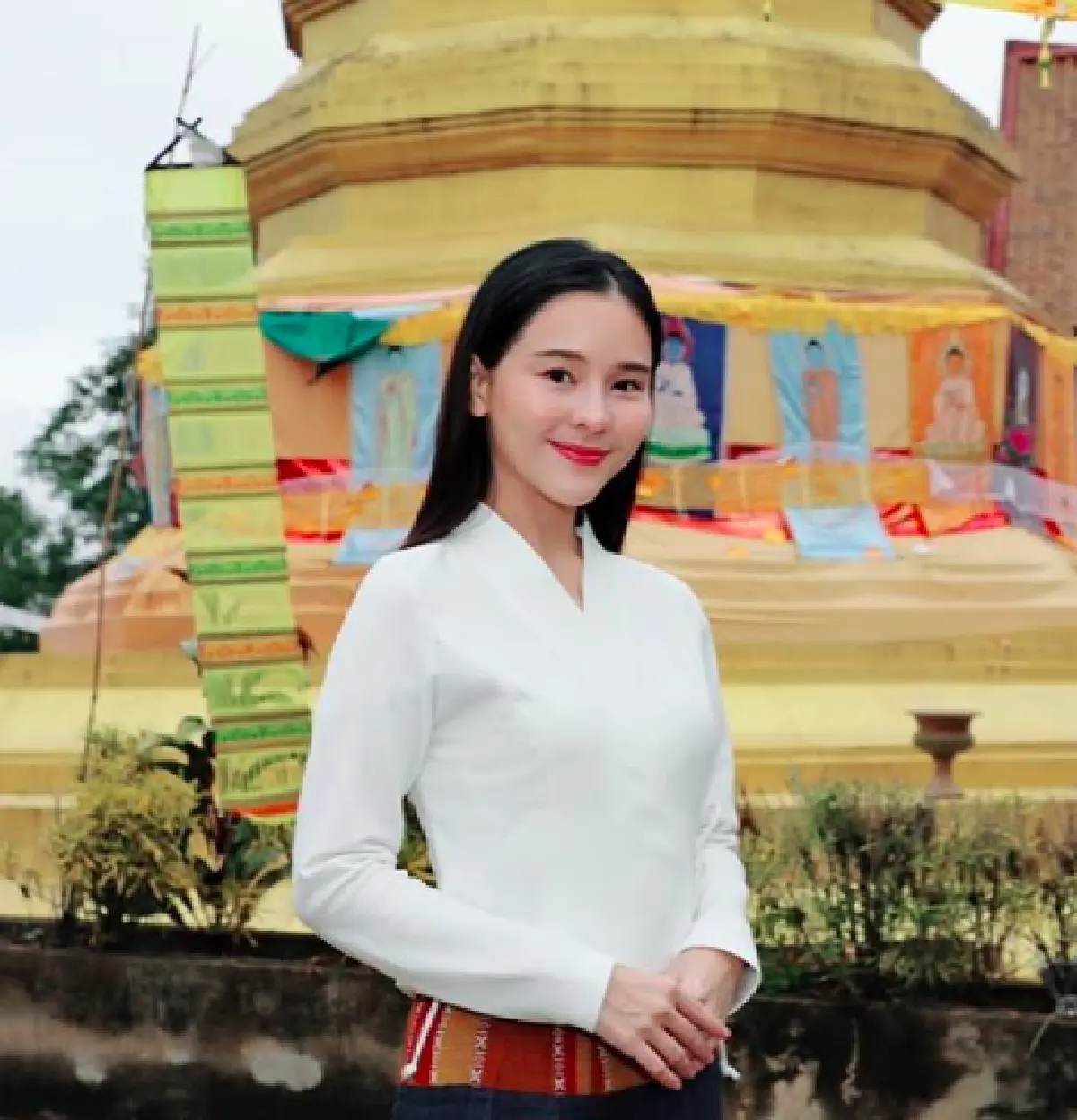 ธรรมดาแต่อบอุ่น “ออม” นุ่งผ้าซิ่นดินเนอร์ฉลองวันเกิดกับ “แอมป์”