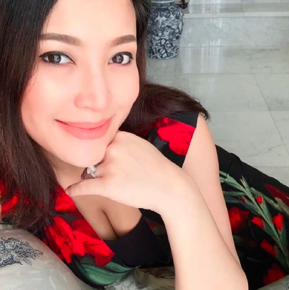 หุ่นแม่ลูกอ่อน! ”เอมมี่ มรกต” โพสต์ภาพหลังคลอด หุ่นเป๊ะเข้าที่อย่างรวดเร็ว