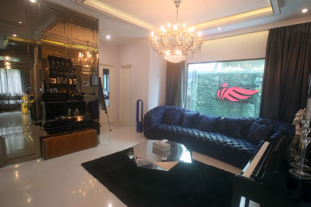 วรัตน์พล วรัทย์วรกุล ความสุขใหญ่ในบ้านหลังเล็ก