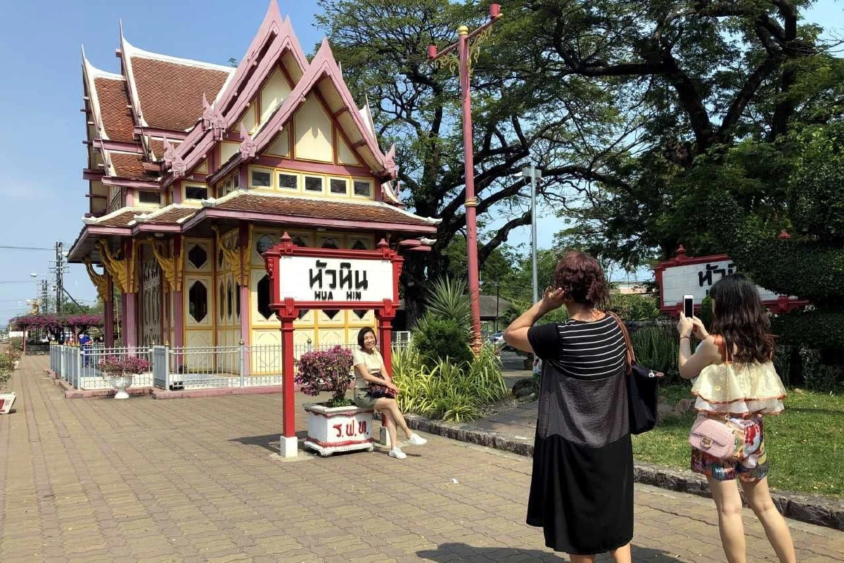 "สถานีรถไฟหัวหิน"ติดอันดับท็อป10 แหล่งท่องเที่ยวอันซีนของคนจีน 2 ปีซ้อน