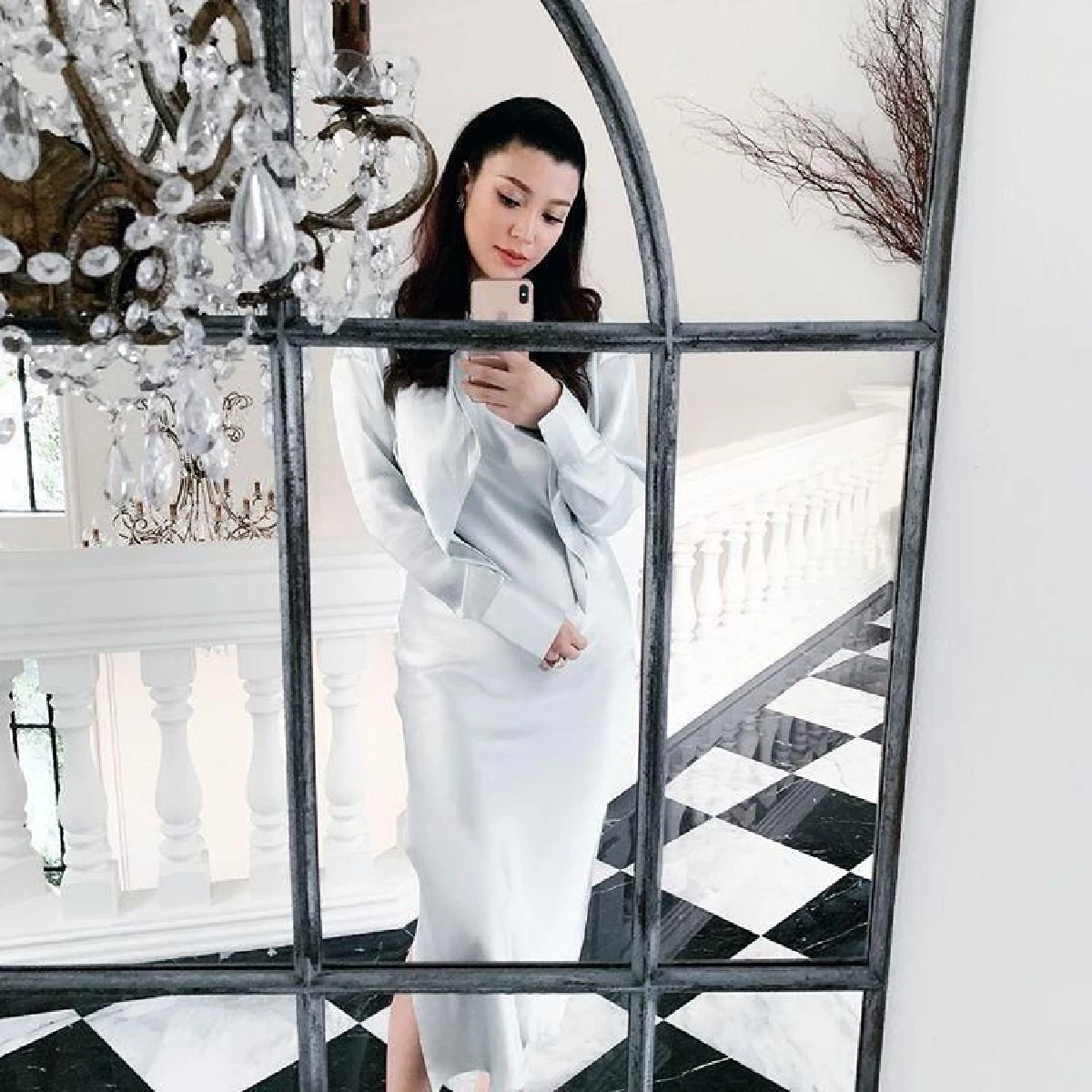 1 เดือนแล้วครับ! เอมมี่ มรกต อุ้ม น้องสายน้ำ ถ่ายภาพครอบครัวสุดอบอุ่น