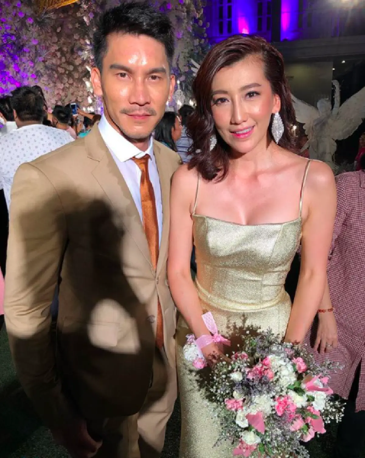 รวมภาพงานฉลองวิวาห์ “ยุ้ย-ธันน์” สุดอบอุ่นหัวใจ! คนบันเทิงรวมงานคับคั่ง