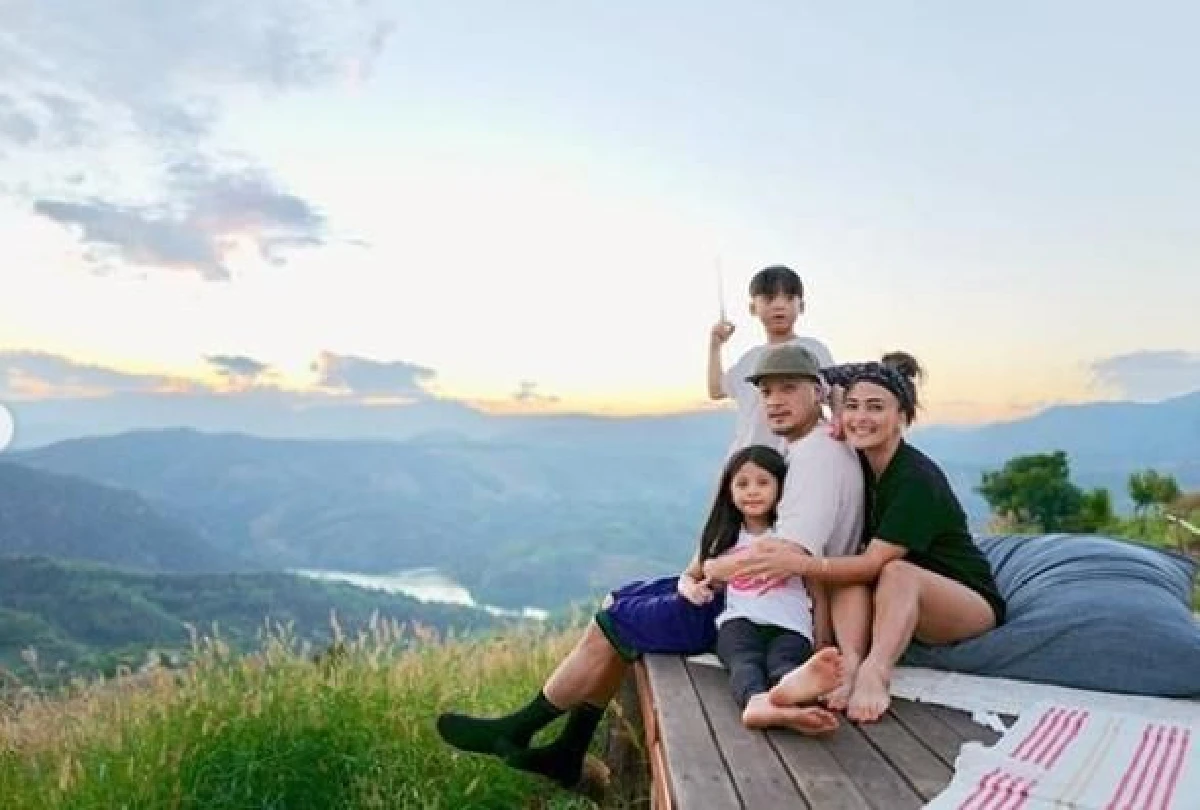 ครอบครัวอบอุ่นมาก “เวย์-นานา” พาลูกแฝด “บีน่า-น้องบรู๊คลิน” สัมผัสบรรยากาศธรรมชาติสุดหรู