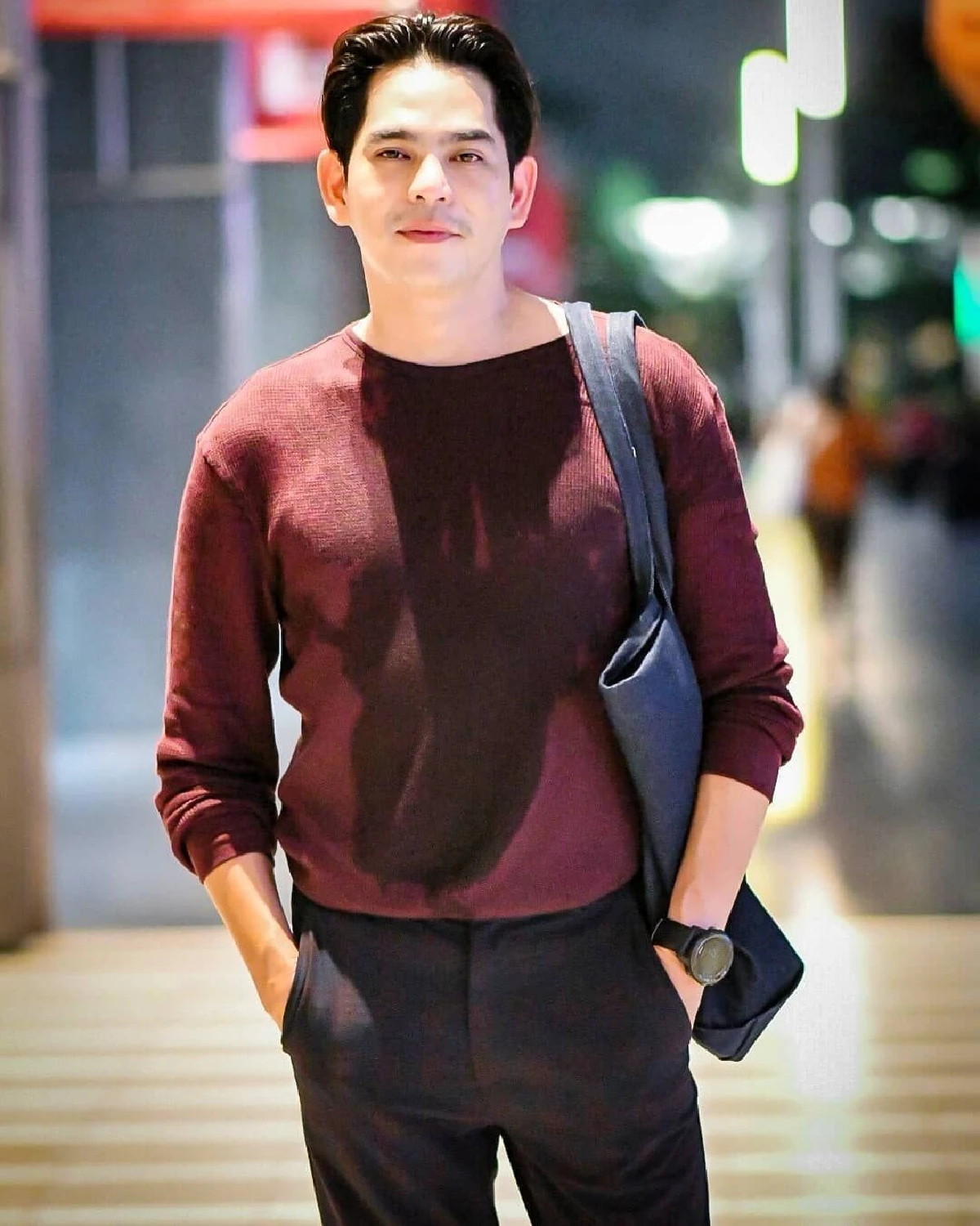 บรรยากาศกรุ่นรัก "บิ๊ก ศรุต" จูงมือแฟนสาว เข้าประตูวิวาห์ในพิธีแบบไทย