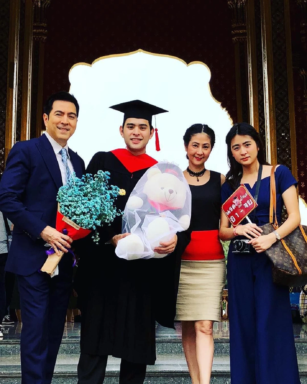 ความภูมิใจของพ่อแม่ “น้องแมมโบ้” ลูกชาย "แซม ยุรนันท์” เข้ารับปริญญาแล้ว