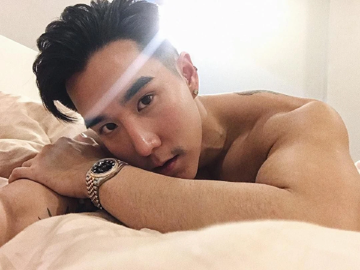 ”เขื่อน" อวดภาพหวานหลังแต่งงาน พร้อมความเซ็กซี่เบาๆ กับสามีบนเตียงสุดสวีท