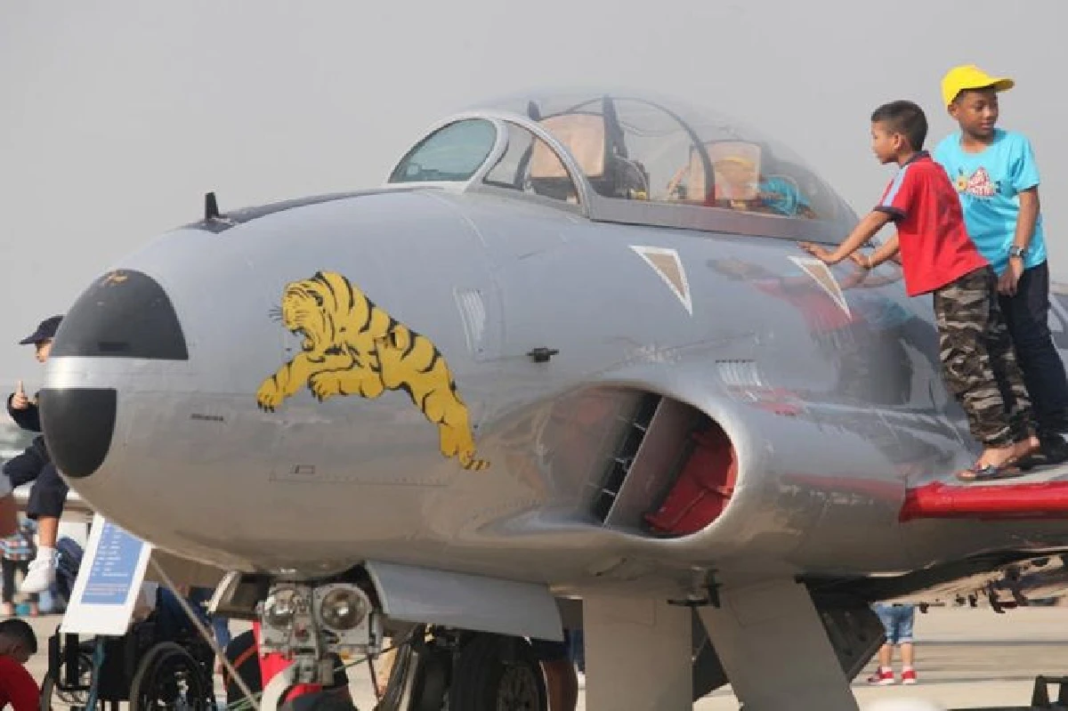 ทอ.จัดเต็มงานวันเด็กขนเครื่องบินรบโชว์