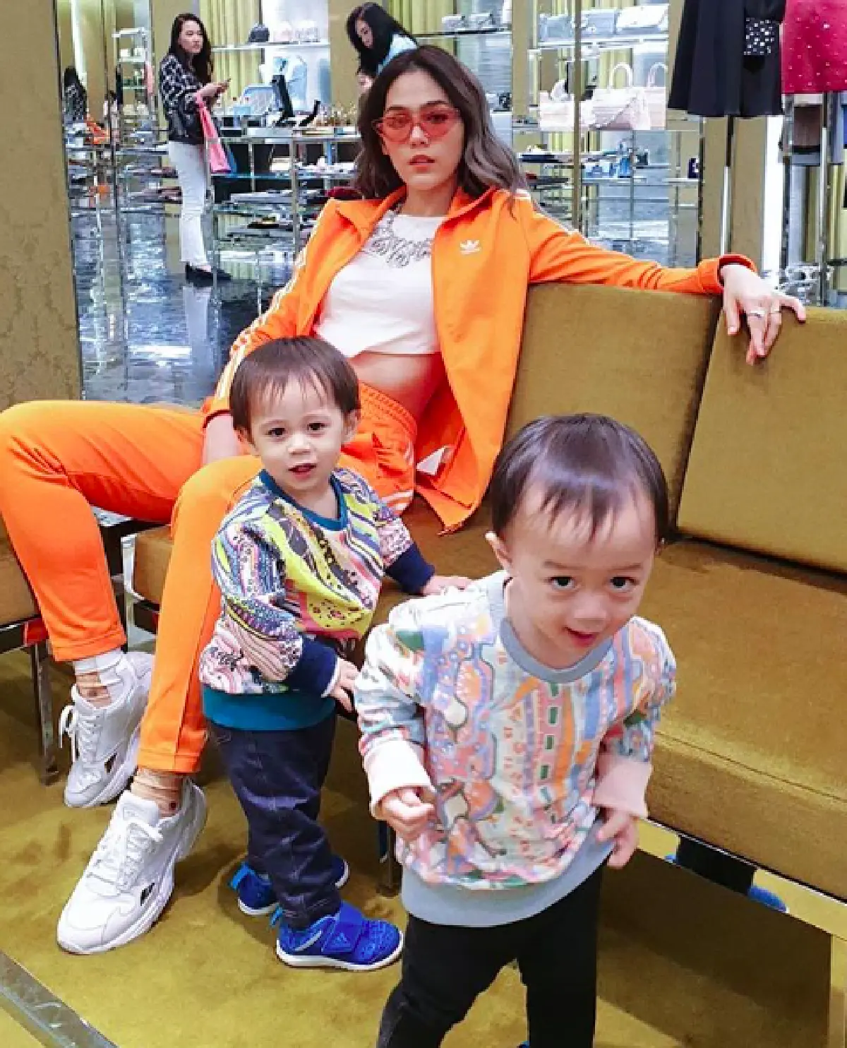 วิถีเน็ตไอด้อนคุณภาพ! สุดฮากับชองเล่นชิ้นโปรด “น้องสายฟ้า-น้องพายุ"