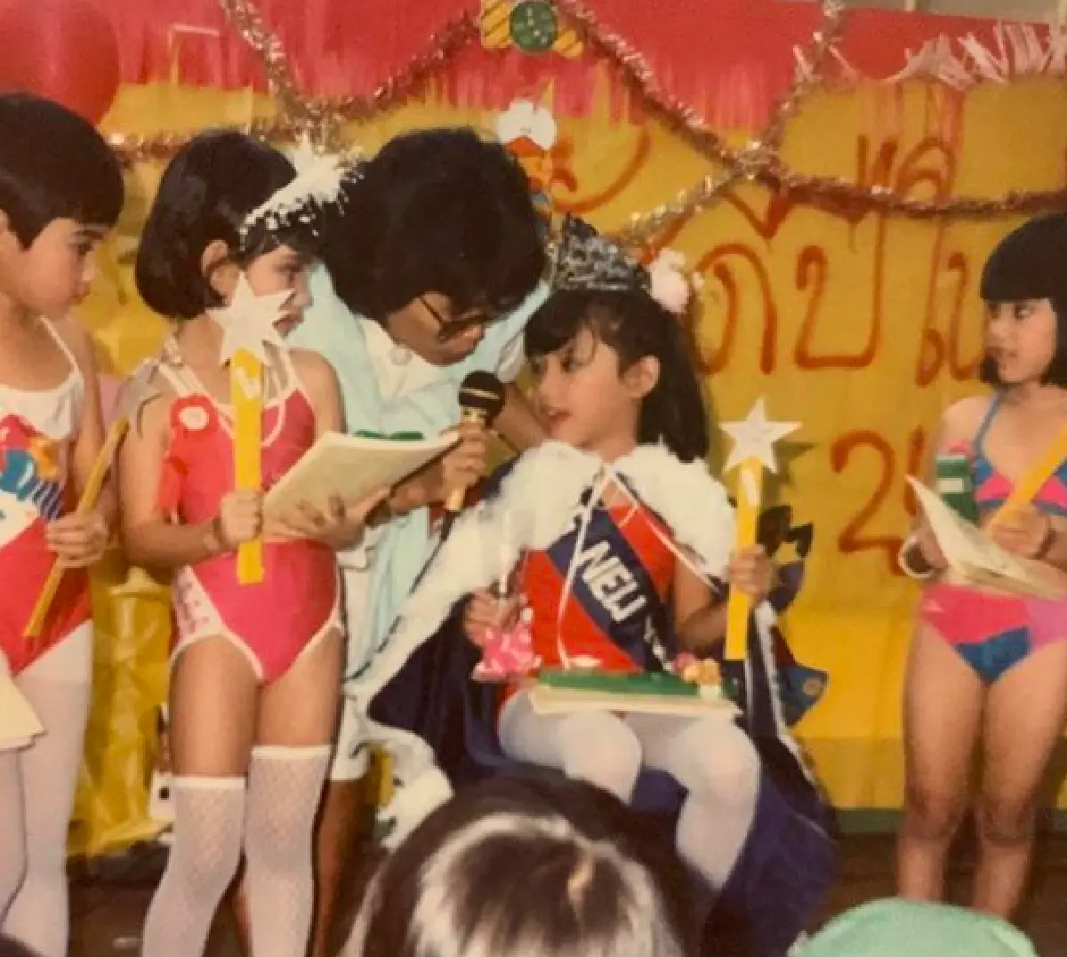 มงลงตั้งแต่เด็ก! "อั้ม พัชราภา” เผยภาพสมัยเป็นเด็กหญิง