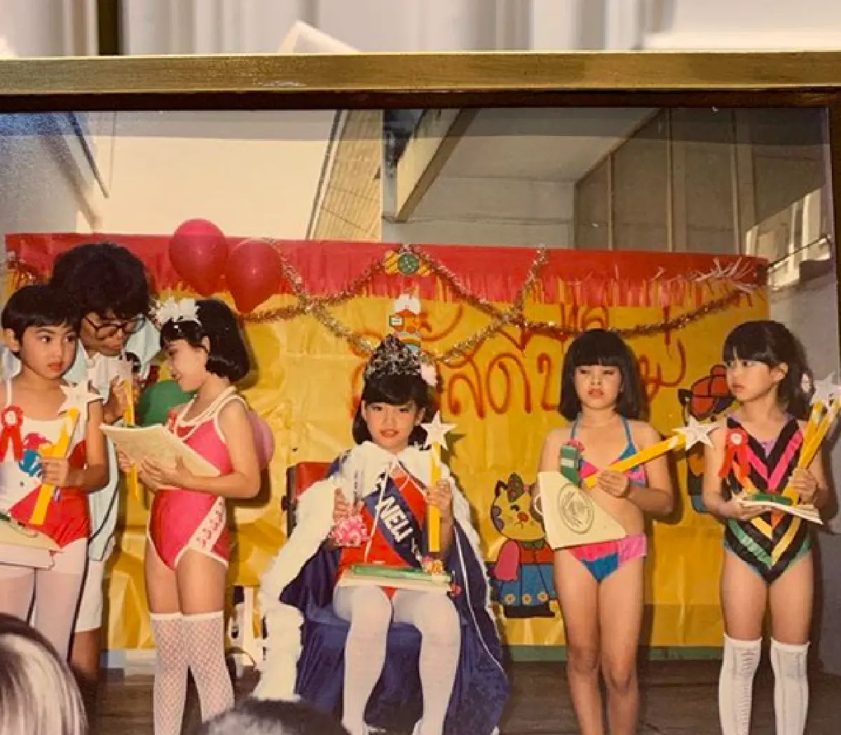 มงลงตั้งแต่เด็ก! "อั้ม พัชราภา” เผยภาพสมัยเป็นเด็กหญิง