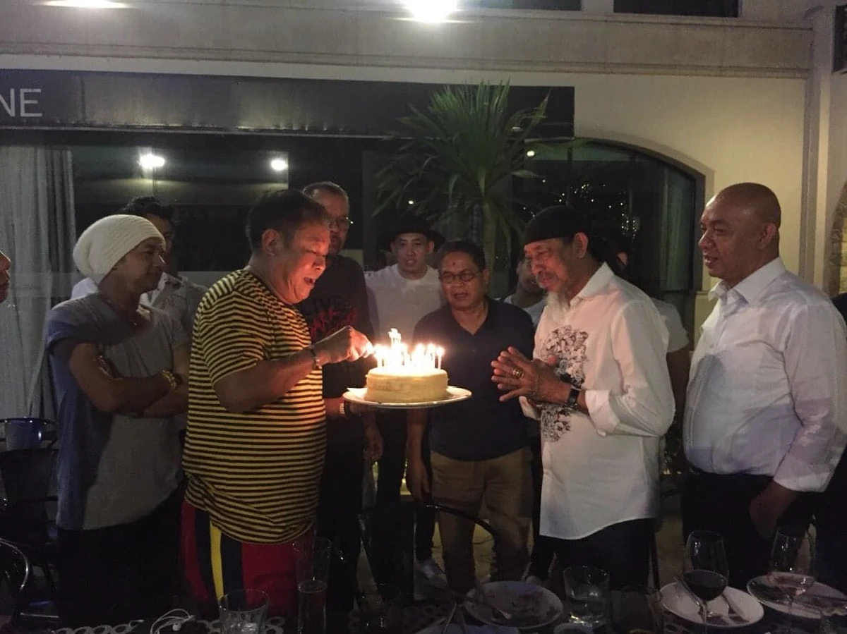 ครอบครัว “เชิญยิ้ม” ทำเซอร์ไพรส์วันเกิด "ถั่วแระ” อายุครบ 66 ปี