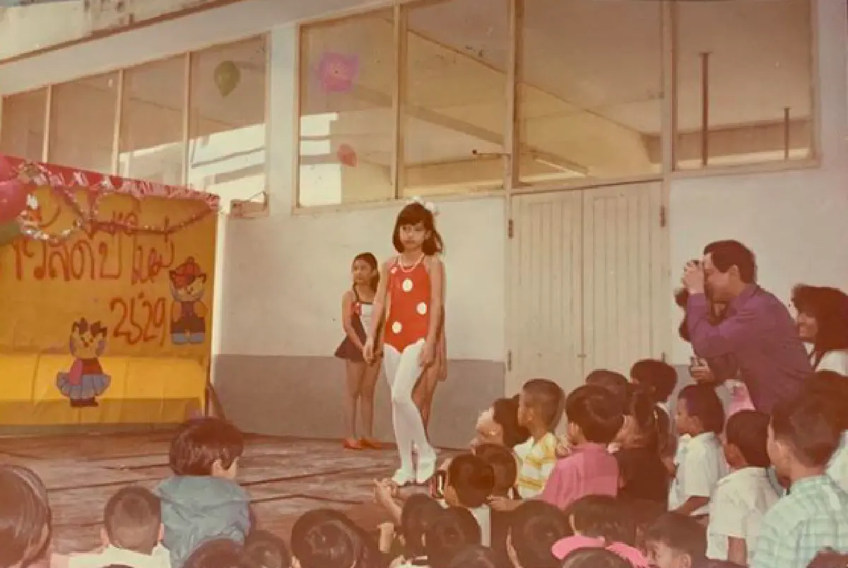 มงลงตั้งแต่เด็ก! "อั้ม พัชราภา” เผยภาพสมัยเป็นเด็กหญิง