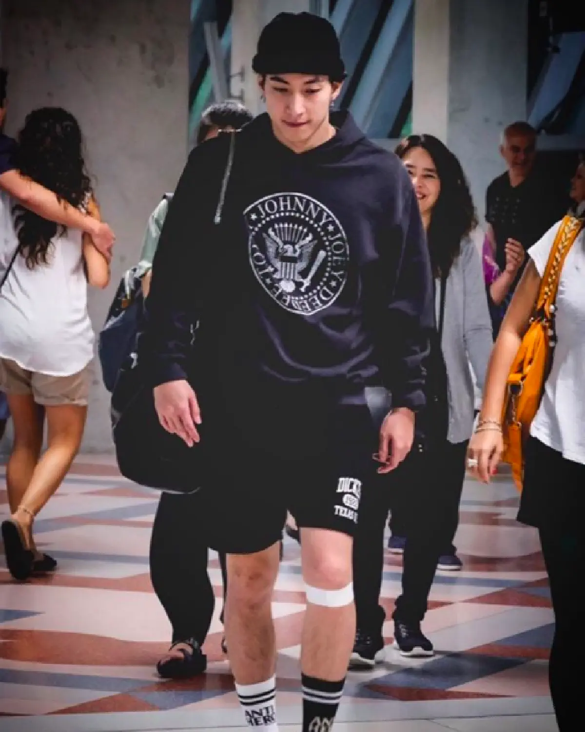 เริ่มที่ตัวเองก่อน "โตโน่ ภาคิน” ทำโครงการเก็บรักษ์ แบ่งเวลาว่างเดินเก็บขยะทั่วกรุงเทพฯ