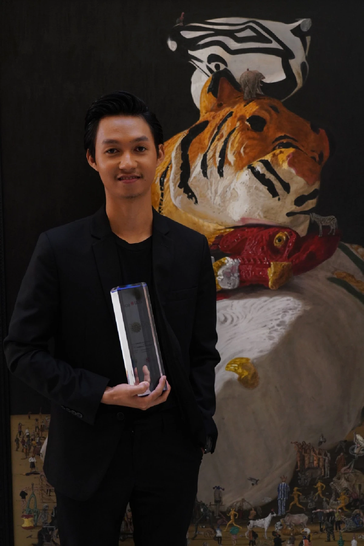 2 ศิลปินรุ่นใหม่ สะท้อนไทยสะท้อนชาติ