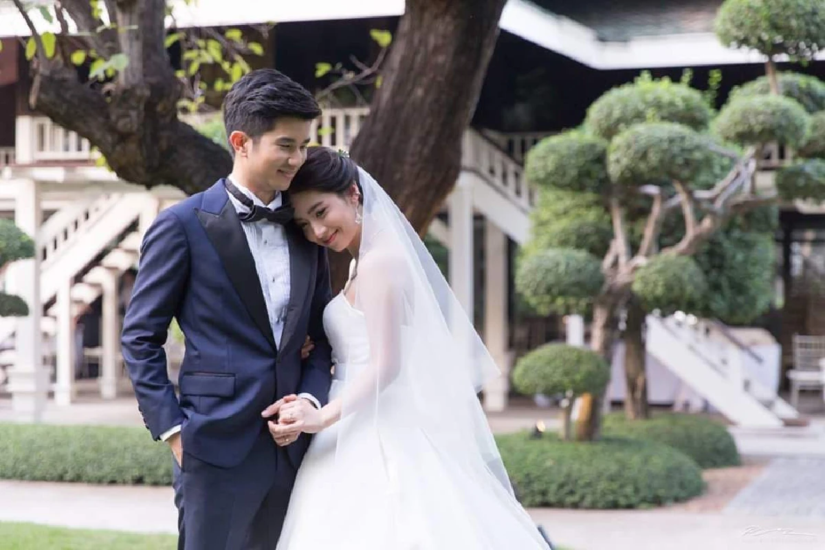 ป๊อปปี้ K-OTIC สละโสดแล้ว! ควงแฟนสาวนอกวงการแต่งงานชื่นมื่น