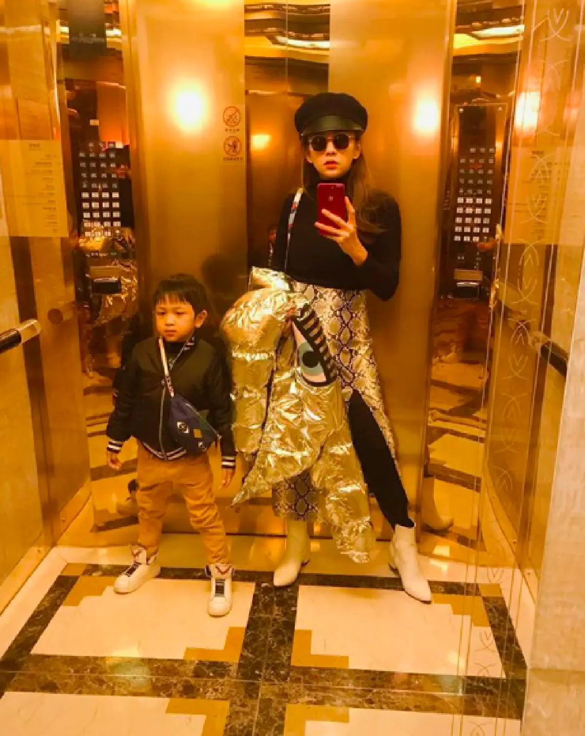 “เป้ย” ควงสามีและลูกชาย “น้องโปรด” ทำงานและเที่ยวไปในตัวที่เซี่ยงไฮ้