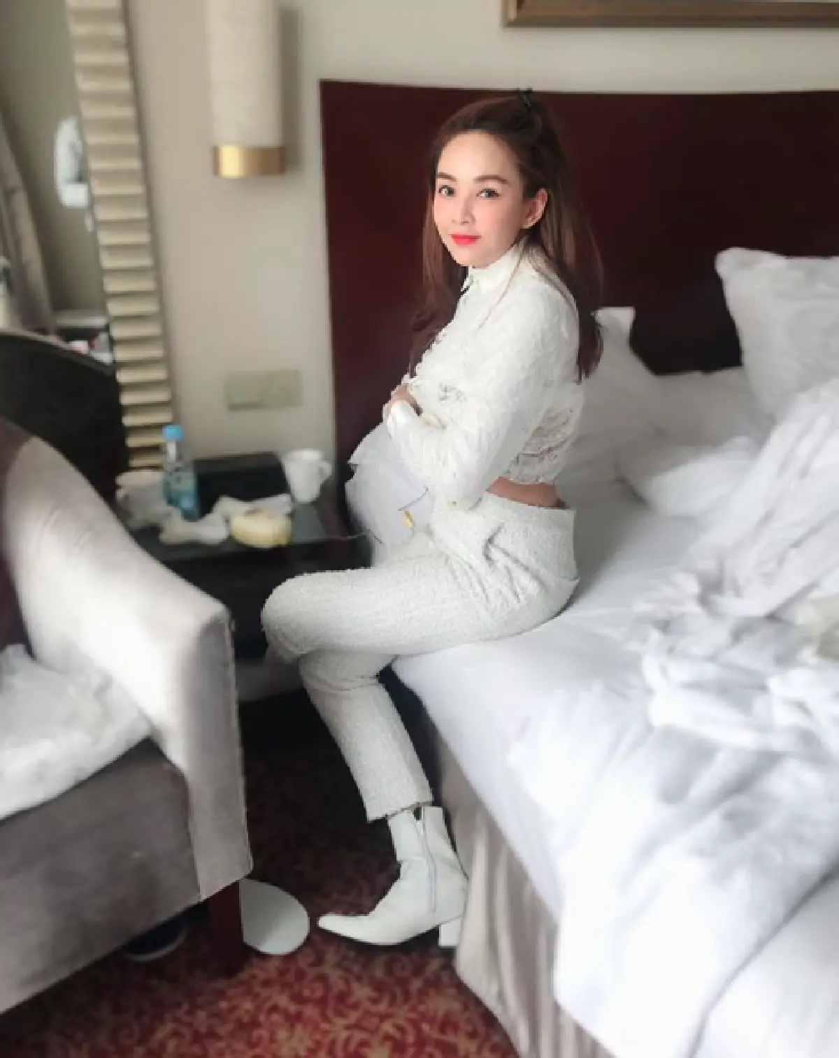 “เป้ย” ควงสามีและลูกชาย “น้องโปรด” ทำงานและเที่ยวไปในตัวที่เซี่ยงไฮ้