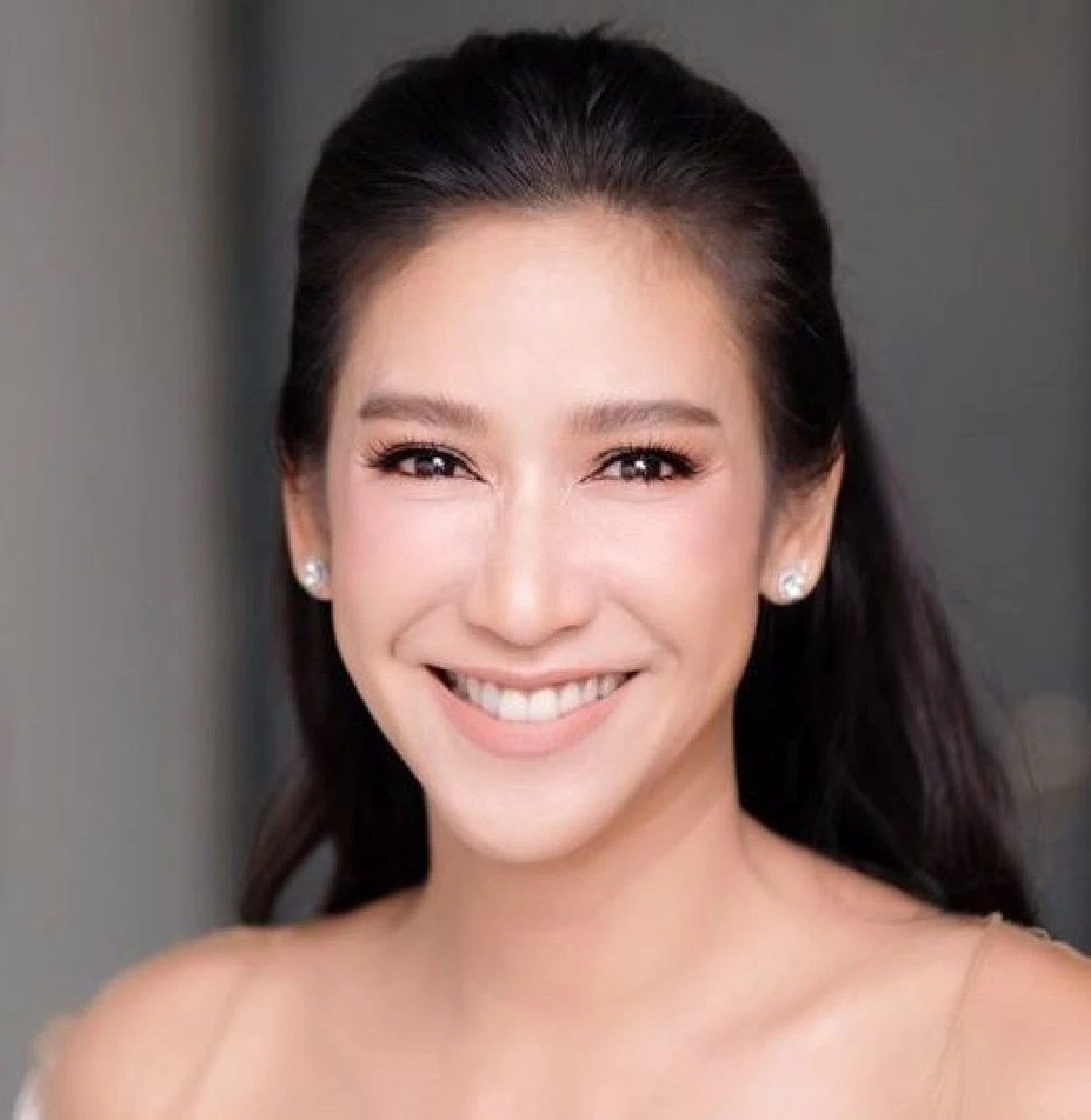 เหมือนสตาฟหน้าไว้! ป๊อก ปิยธิดา เทียบภาพ 10-20 ปีที่แล้วสวยเป๊ะไม่เปลี่ยน