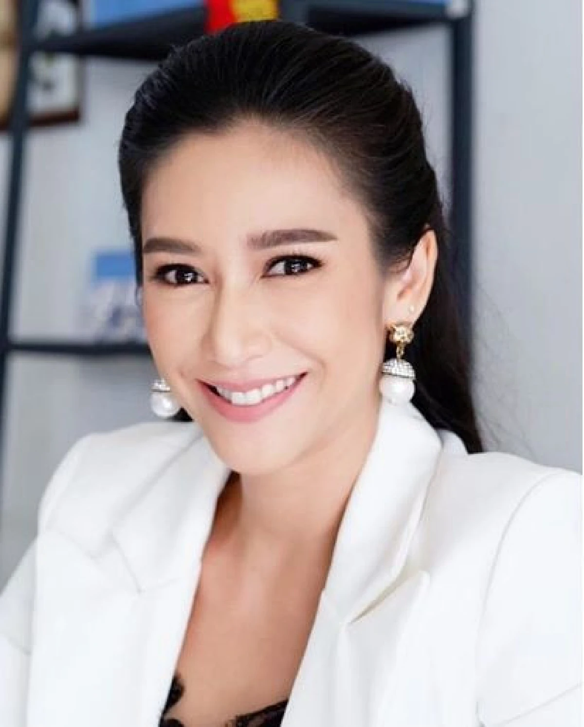 เหมือนสตาฟหน้าไว้! ป๊อก ปิยธิดา เทียบภาพ 10-20 ปีที่แล้วสวยเป๊ะไม่เปลี่ยน