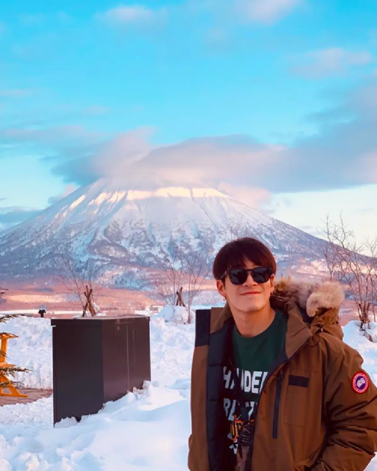 "เคน ธีรเดช” นำทีม “แต้ว-เจมส์จิ-อาเล็ก-เต้ย” ตะลุยหิมะเล่นสโนว์บอร์ด ที่เมืองนิเซโกะ