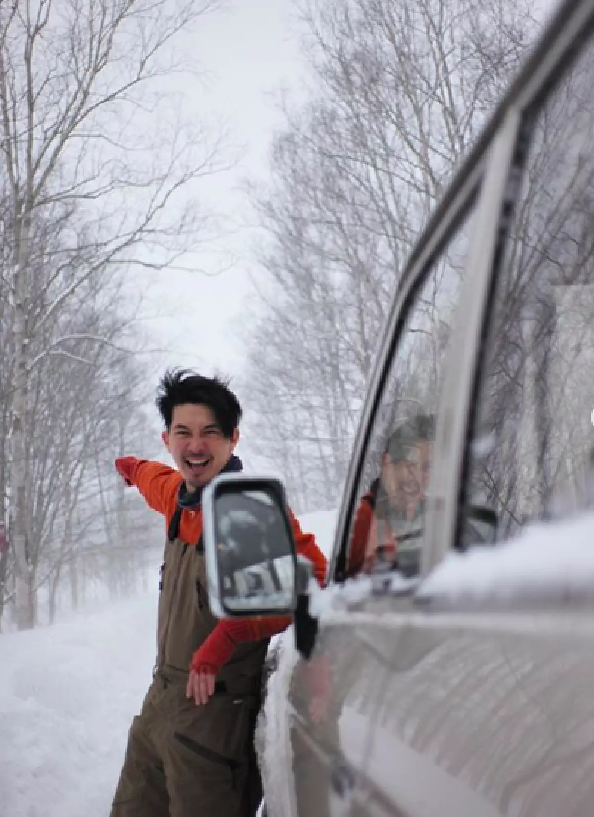 "เคน ธีรเดช” นำทีม “แต้ว-เจมส์จิ-อาเล็ก-เต้ย” ตะลุยหิมะเล่นสโนว์บอร์ด ที่เมืองนิเซโกะ