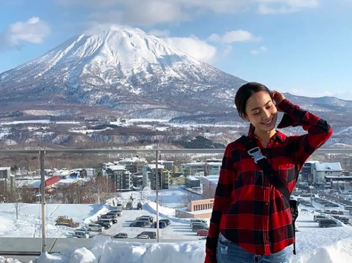 "เคน ธีรเดช” นำทีม “แต้ว-เจมส์จิ-อาเล็ก-เต้ย” ตะลุยหิมะเล่นสโนว์บอร์ด ที่เมืองนิเซโกะ