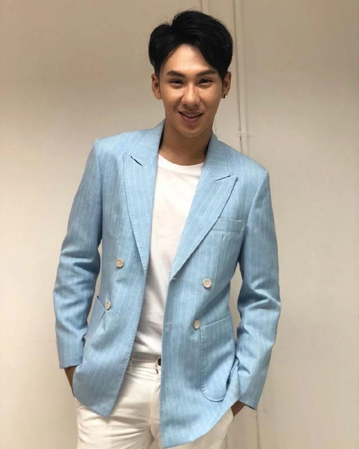 ใช่คนเดียวกันหรือเปล่า!? "ตั้ม เดอะสตาร์” โพสต์รูปย้อนวัยเมื่อ 10 ปีก่อน เปลี่ยนไปจนจำไม่ได้