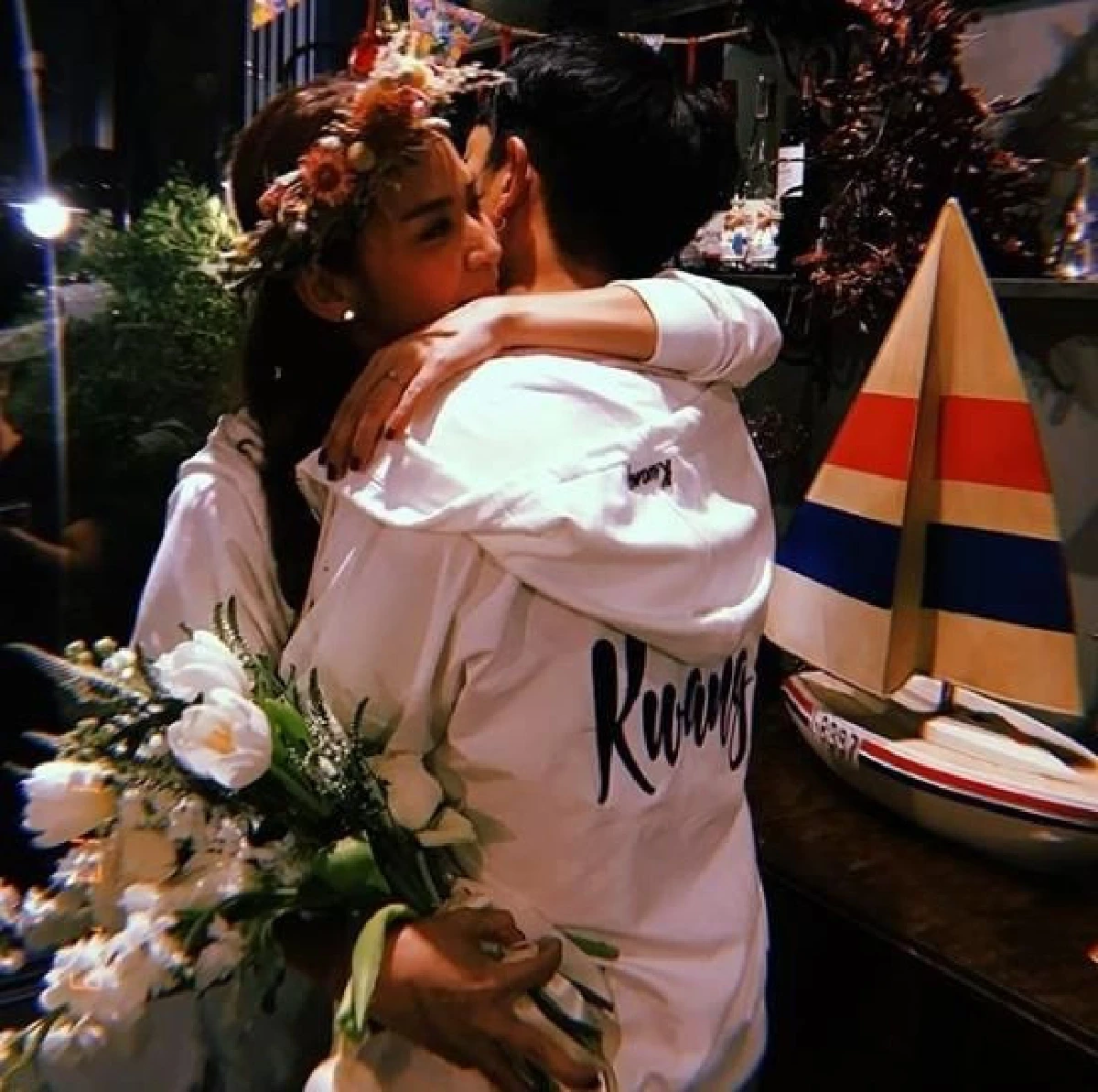 3 เดือนไม่แคร์! "กวาง เอบีนอร์มอล" เซอร์ไพรส์คุกเข่าขอน้ำหวาน ซาซ่า" แต่งงานแล้ว