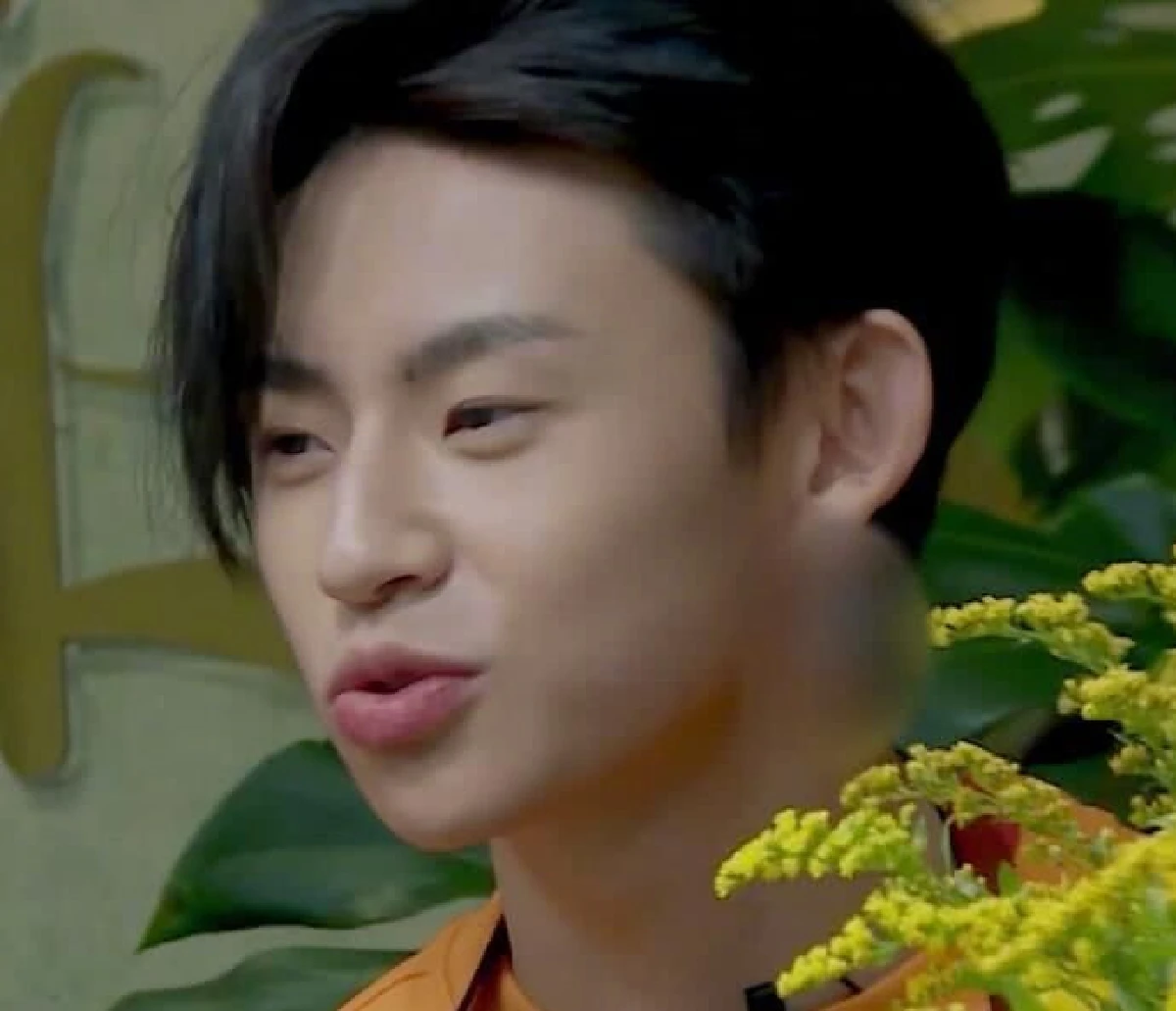 ทีวีจีนเซนเซอร์นักแสดงชายใส่ต่างหู