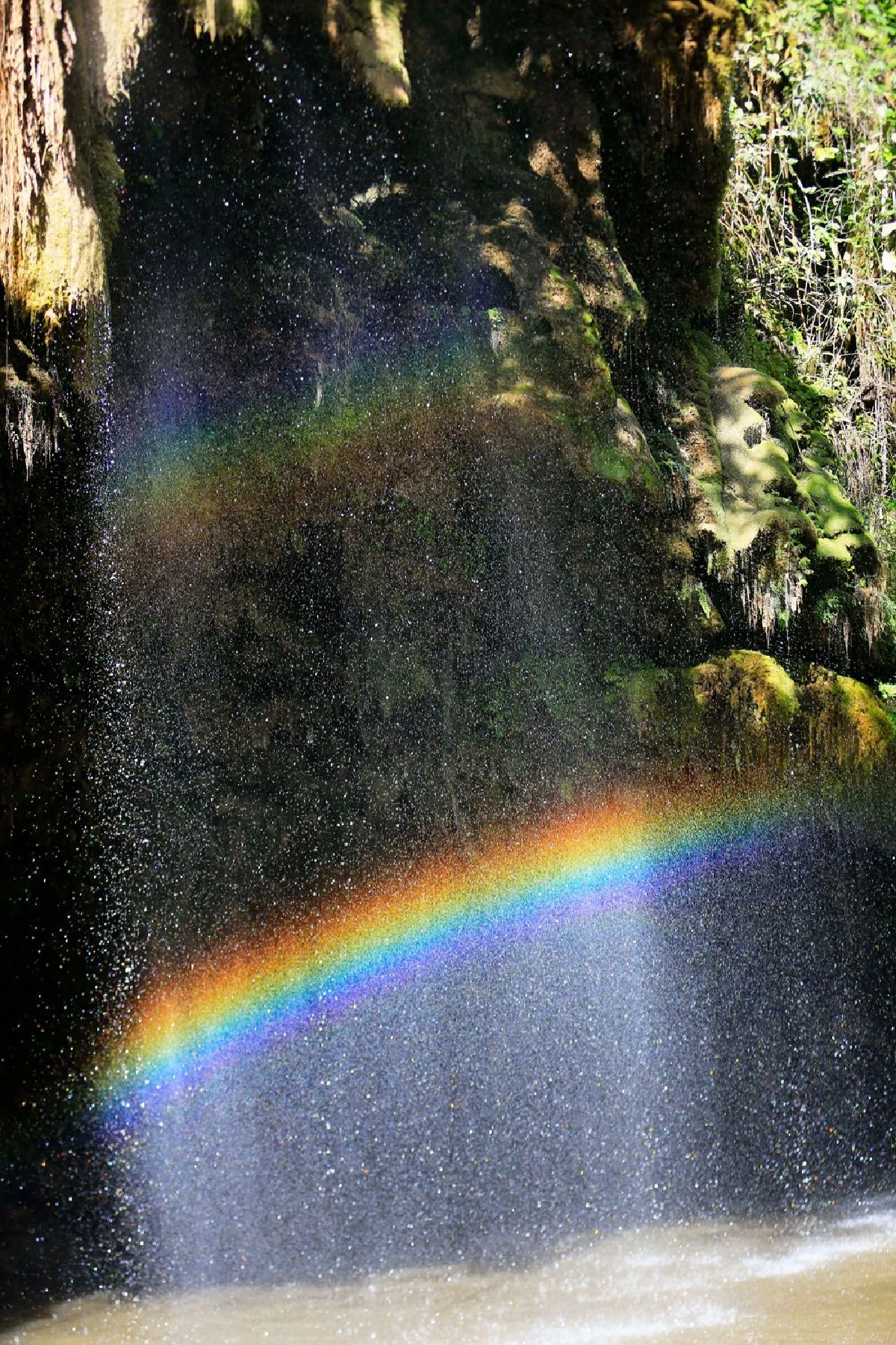 ทีลอจ่อ ทีลอซู จับละอองสายรุ้งแห่งอุ้มผาง