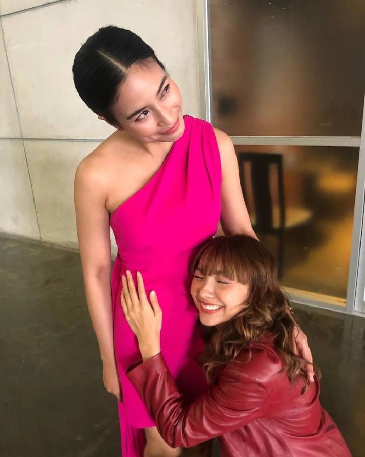 ตื่นเต้นกันยกใหญ่ คารีสา โพสต์ภาพคู่ จุ๋ย คล้ายจะมีข่าวดี..เบบี๋มาแล้ว?