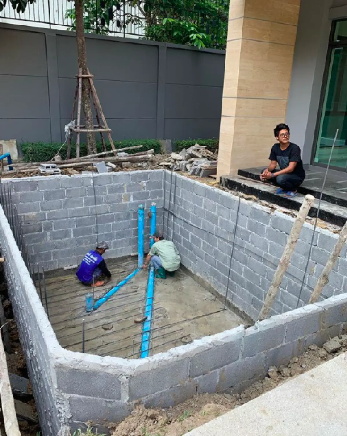 ”บุ้ง ใบหยก” ภรรยาสุดเท่ของ “เวฟ” ในที่สุดได้สร้างบ่อปลาคราฟที่บ้านแล้ว