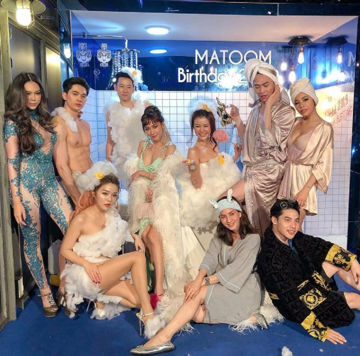 หุ่นไม่ดีจริงทำไม่ได้! ป็อป คำเกษม เซ็กซี่ขโมยซีนในชุดฟองสบู่อวดซิกแพคแน่นมาก