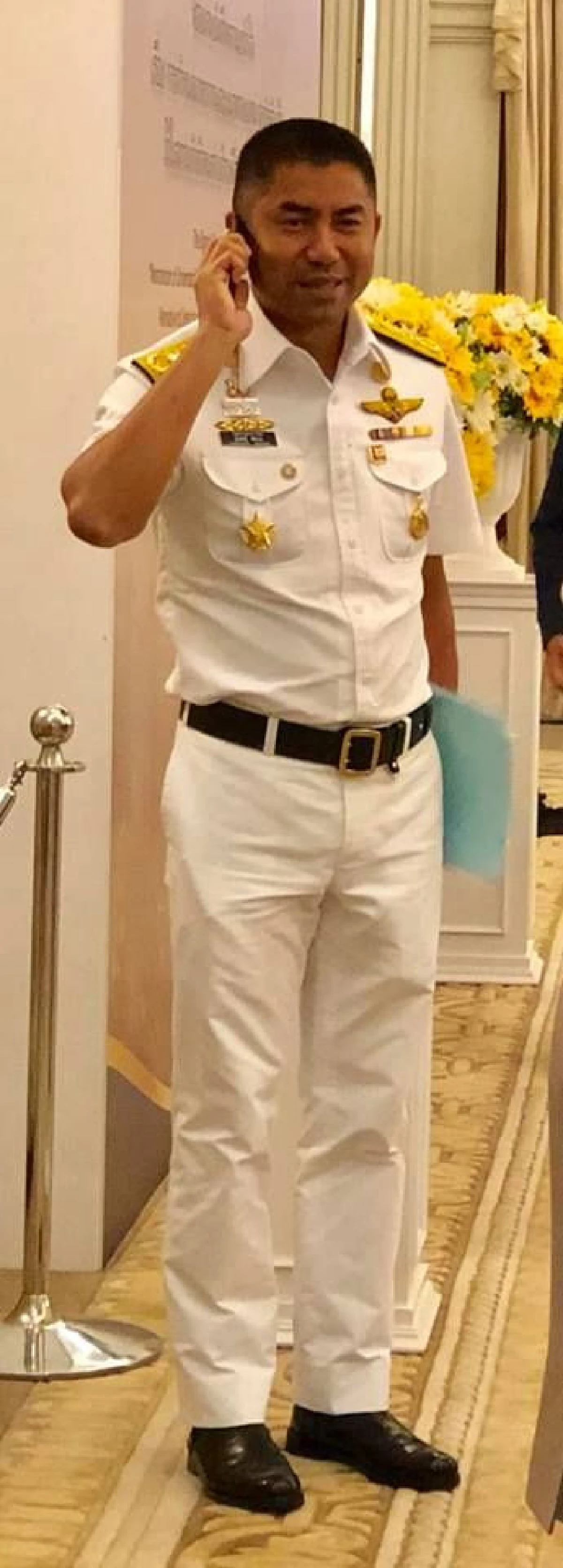 "บิ๊กโจ๊ก" ไขข้อข้องใจที่มา "เครื่องแบบชุดขาว"