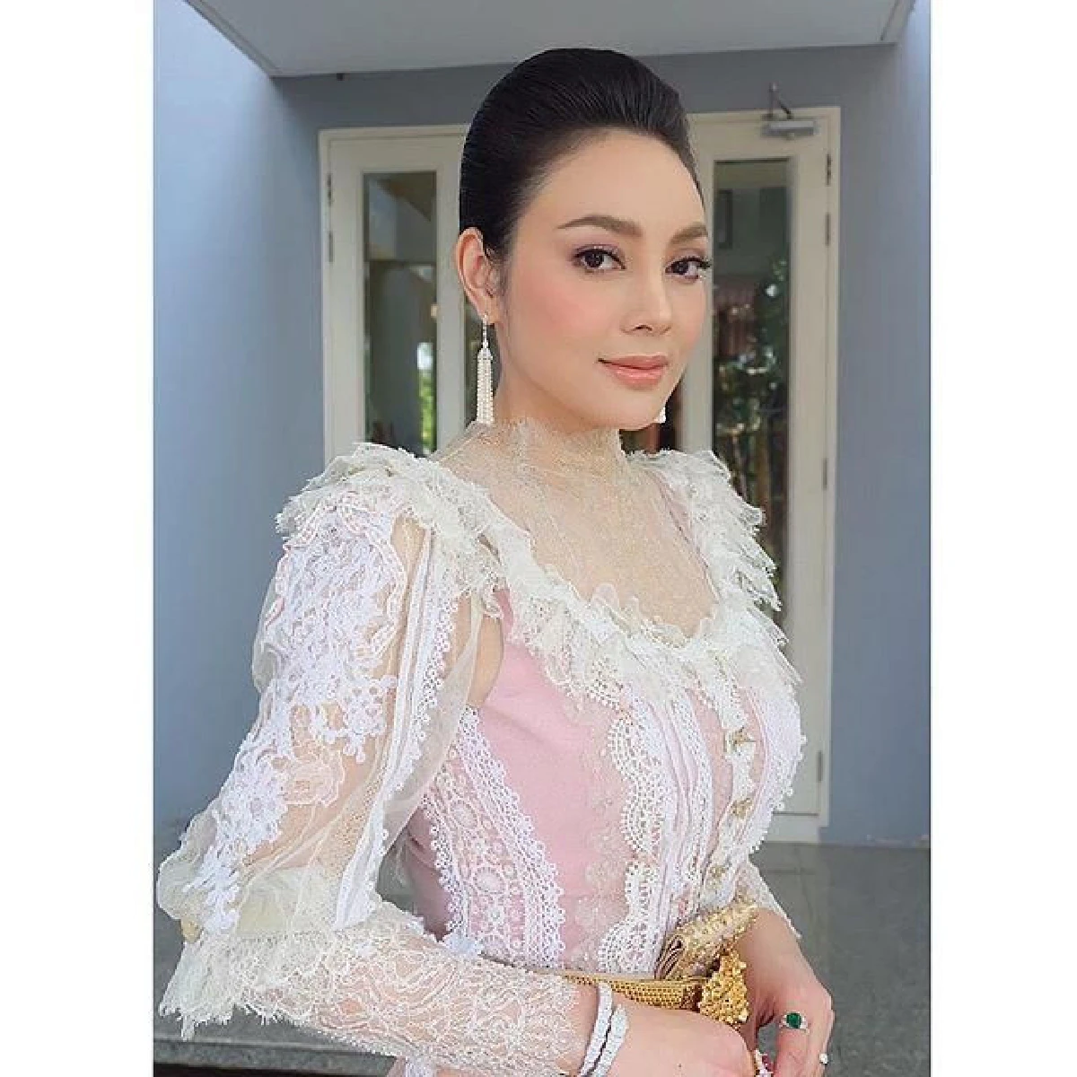 หวานละมุนมาก! ตั๊ก บงกช กับชุดสวยสง่าที่ออกแบบด้วยตัวเอง