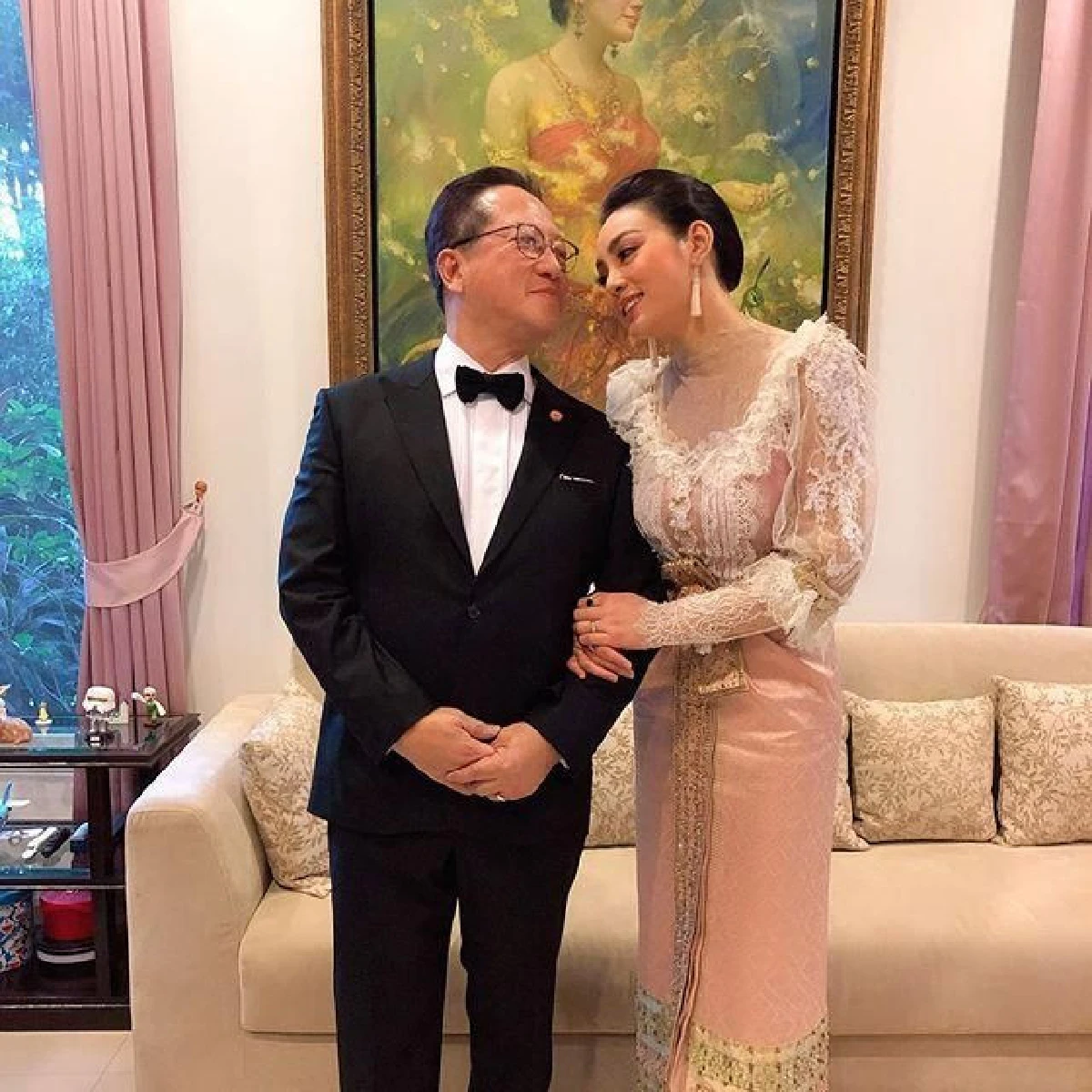 หวานละมุนมาก! ตั๊ก บงกช กับชุดสวยสง่าที่ออกแบบด้วยตัวเอง