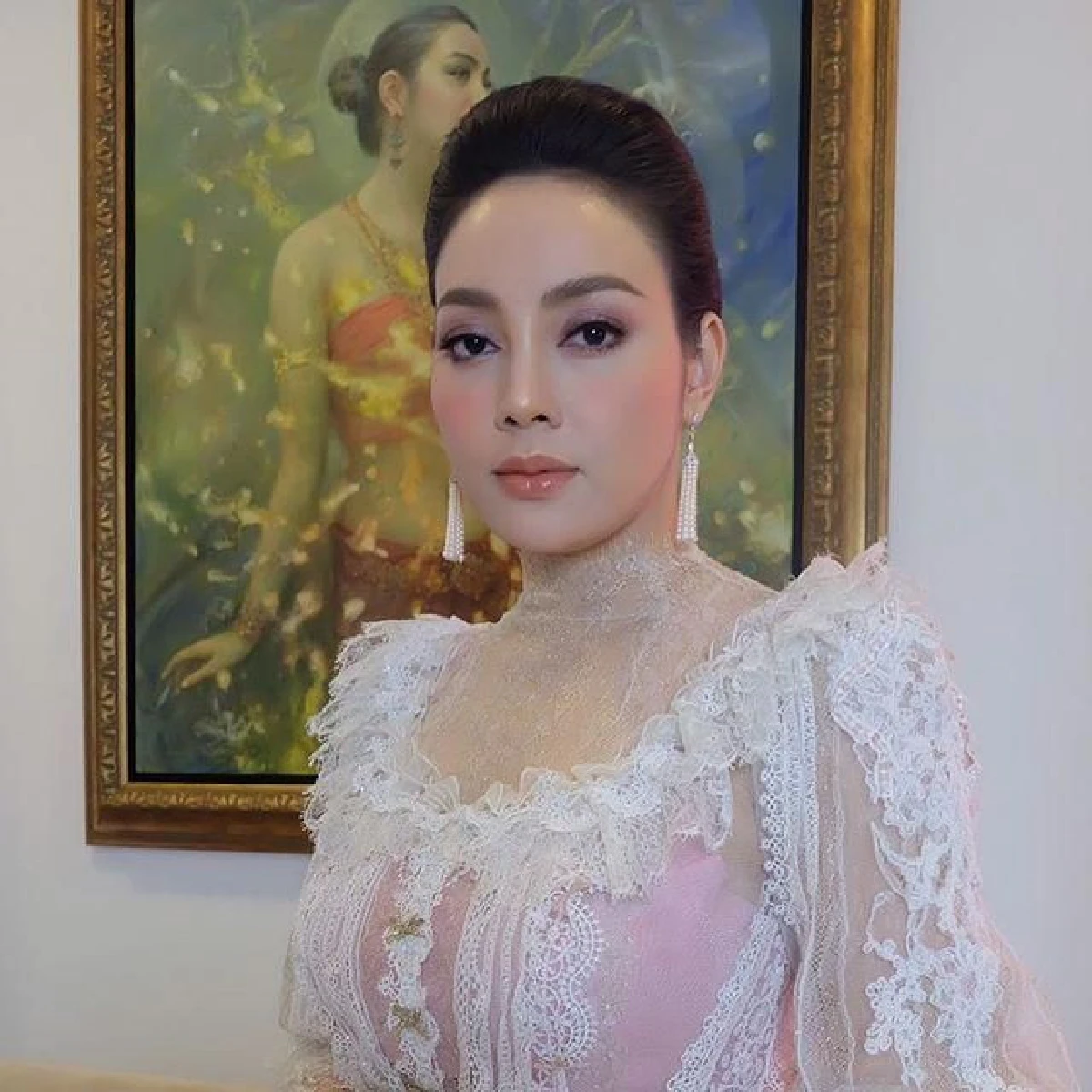 หวานละมุนมาก! ตั๊ก บงกช กับชุดสวยสง่าที่ออกแบบด้วยตัวเอง