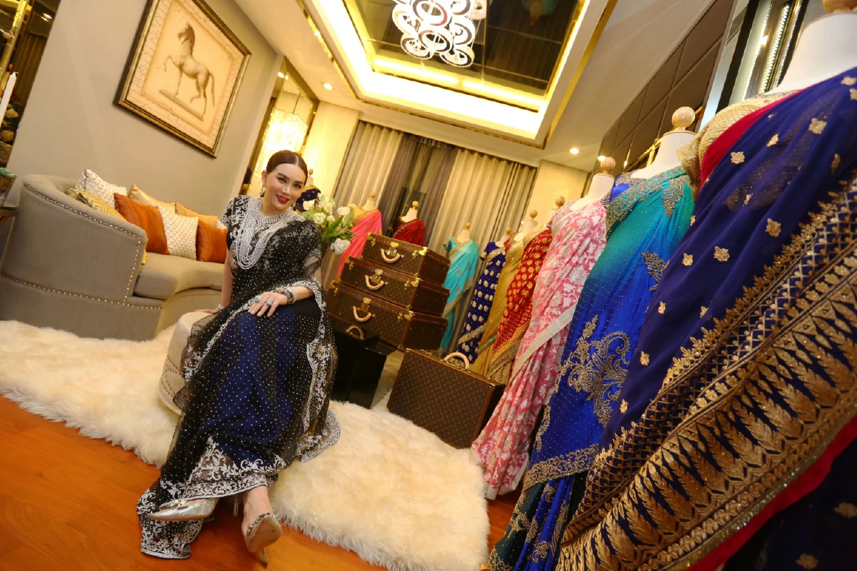 จักรพงษ์ จักราจุฑาธิบดิ์ ชุดส่าหรีพันล้าน