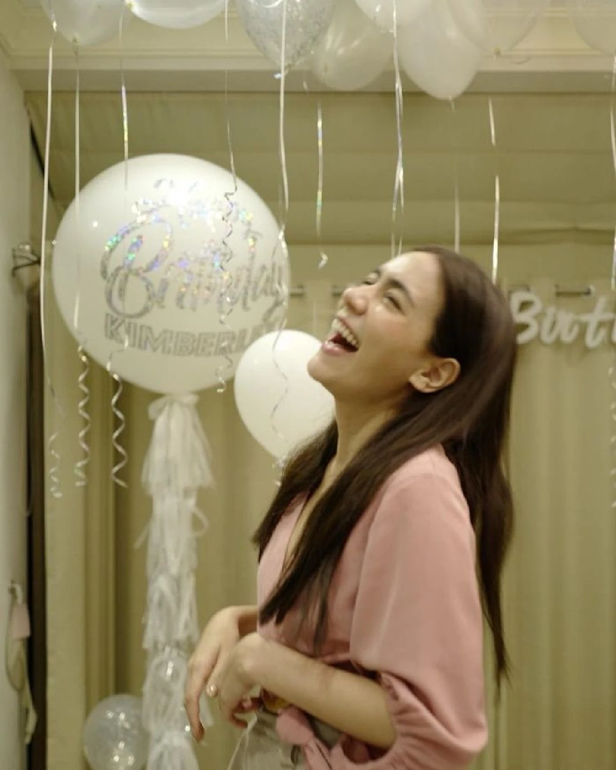 โชคดีมากที่มีบี๋! หมาก อวยพรหวานในวันเกิด คิมเบอร์ลี่ พร้อมแนบคลิปแกล้งกันน่ารักๆ