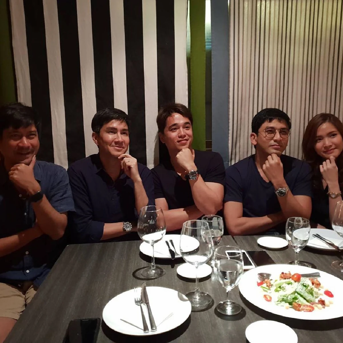 19 ปีมิตรภาพเหนียวแน่น! นักแสดงเก็บแผ่นดิน..รวมตัวพร้อมหน้าอีกครั้ง