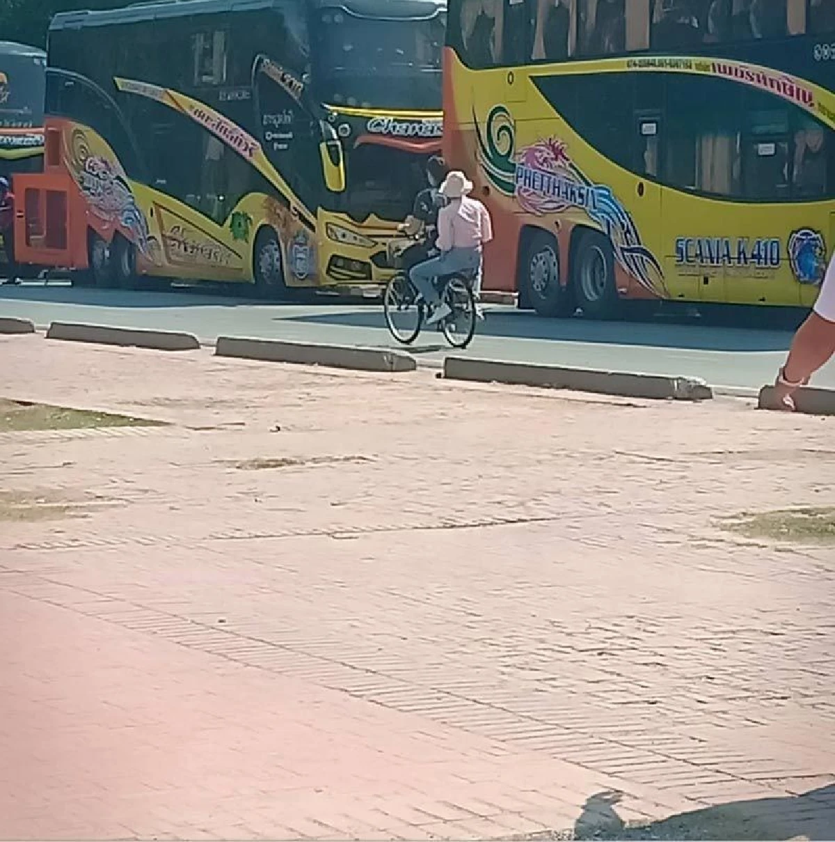 หวานๆมุุ้งมิ้ง! ณเดชน์-ญาญ่า พากันซ้อนจักรยานเที่ยววัดที่อยุธยา